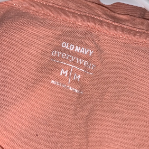 Old Navy everywear mermaid pocket graphic tee - Picture 4 of 4